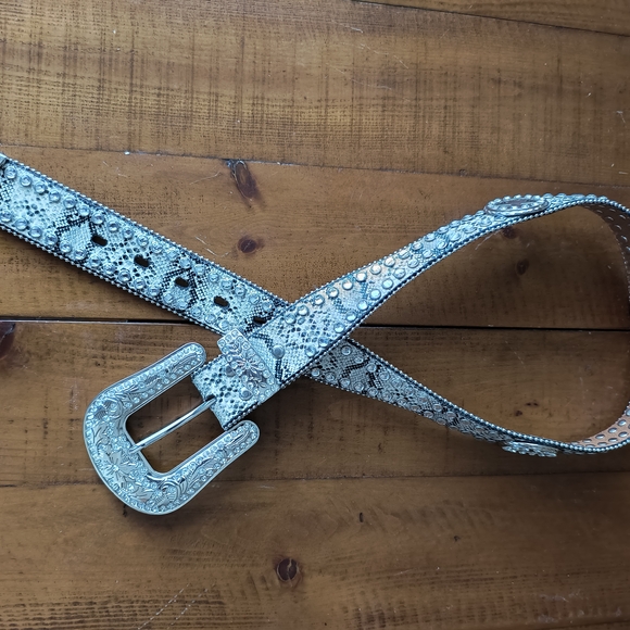 Blazin Roxx Accessories - Blazin Roxx Silver and Black Women's Belt